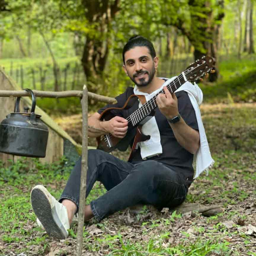 دانلود آهنگ کسری زاهدی بوی رز مشکی میدی عطر تنت میگه میری